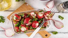 Saisonhit: Vorspeise „Zerdrücktes Radieschen“ – ein Rezept, das alle begeistert